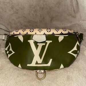 Louis Vuitton Giant Monogram Green and Cream Women's Bumbag
